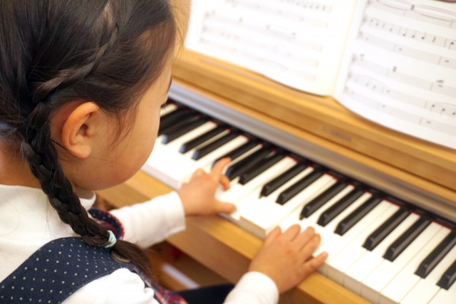 子どもが習うピアノのレッスン内容